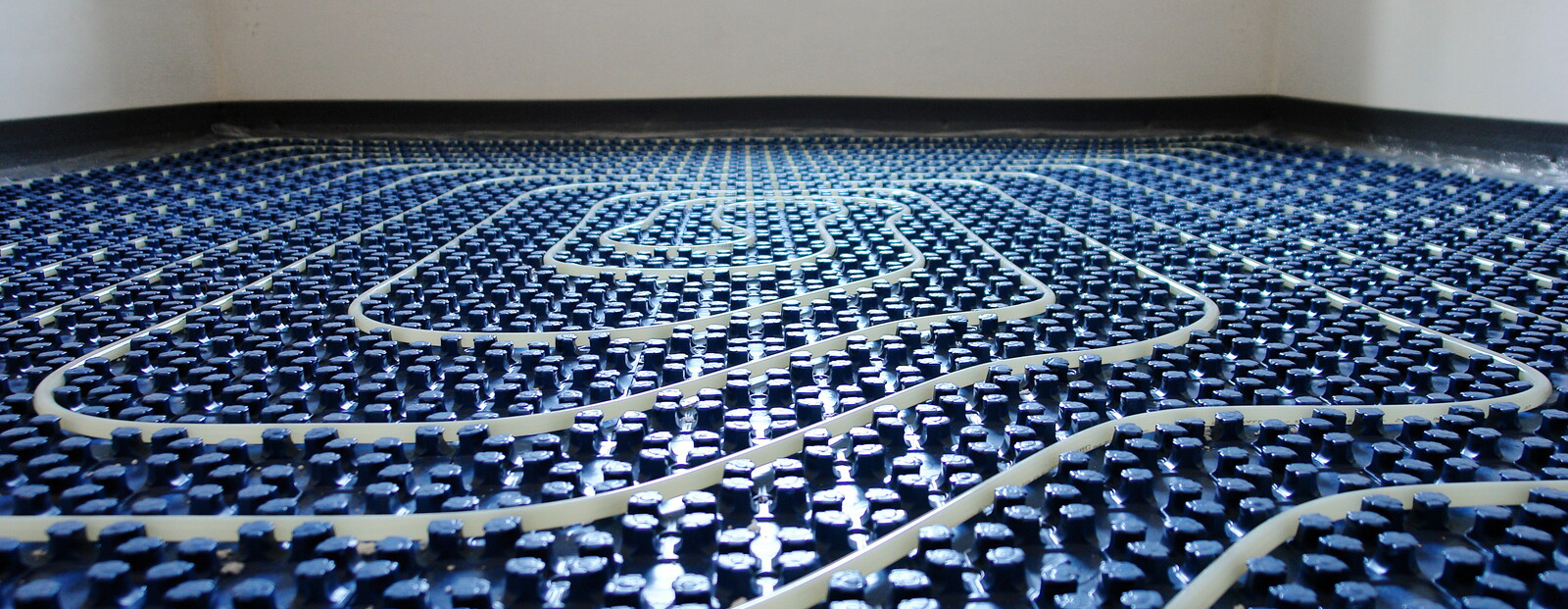 Wand- und Fußbodenheizung